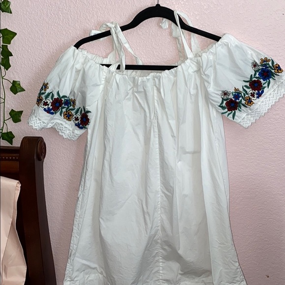 Summer dress - Picture 2 of 4